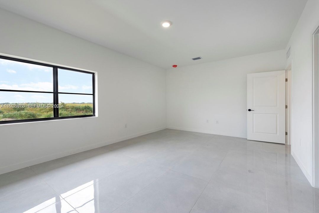 En Renta: $3,650 (5 camas, 3 baños, 1810 Pies cuadrados)