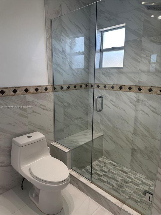 For Rent: $2,400 (2 beds, 1 baths, 1808 Square Feet)