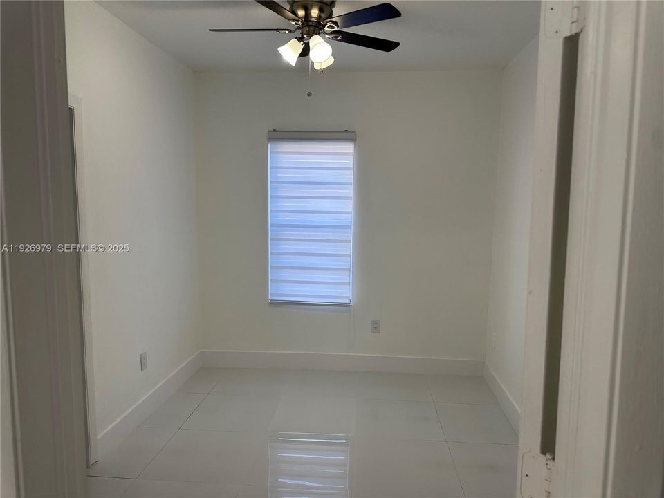 For Rent: $2,400 (2 beds, 1 baths, 1808 Square Feet)