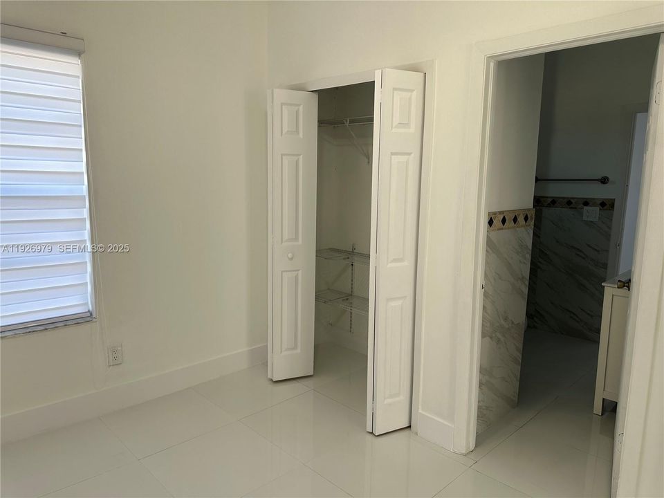 For Rent: $2,400 (2 beds, 1 baths, 1808 Square Feet)