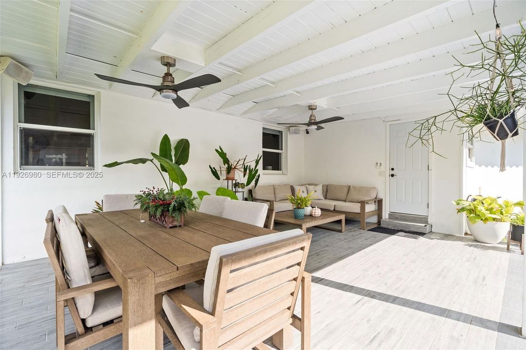 待售: $1,275,000 (3 贝兹, 2 浴室, 1629 平方英尺)