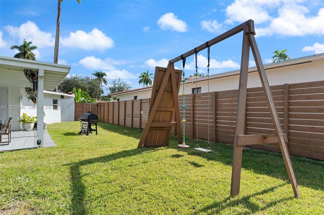 待售: $1,275,000 (3 贝兹, 2 浴室, 1629 平方英尺)