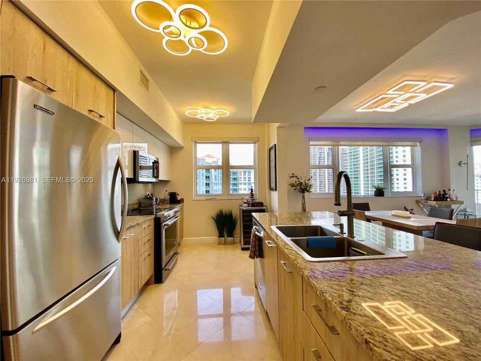 В аренду: $6,500 (3 спален, 3 ванн, 1600 Квадратных фут)