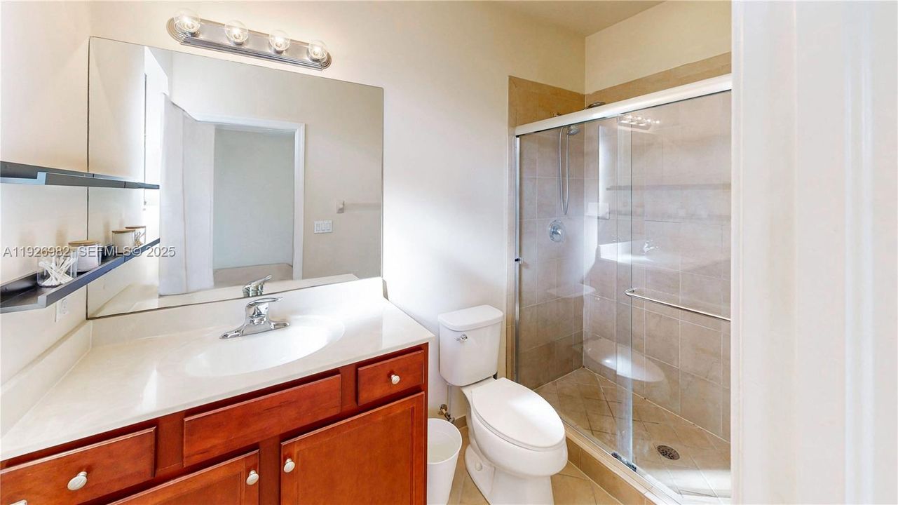 На продажу: $335,000 (3 спален, 2 ванн, 1432 Квадратных фут)