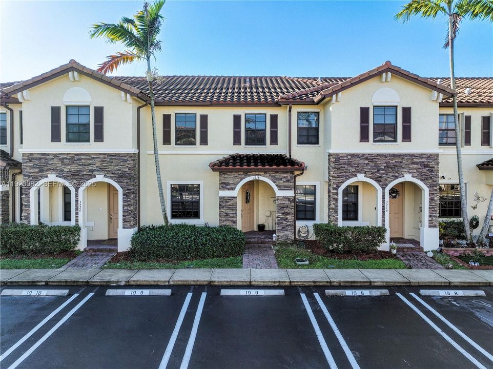 На продажу: $335,000 (3 спален, 2 ванн, 1432 Квадратных фут)