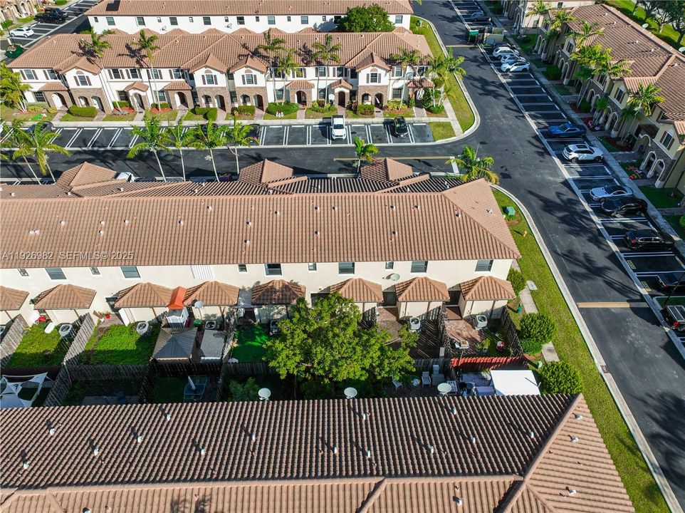 На продажу: $335,000 (3 спален, 2 ванн, 1432 Квадратных фут)