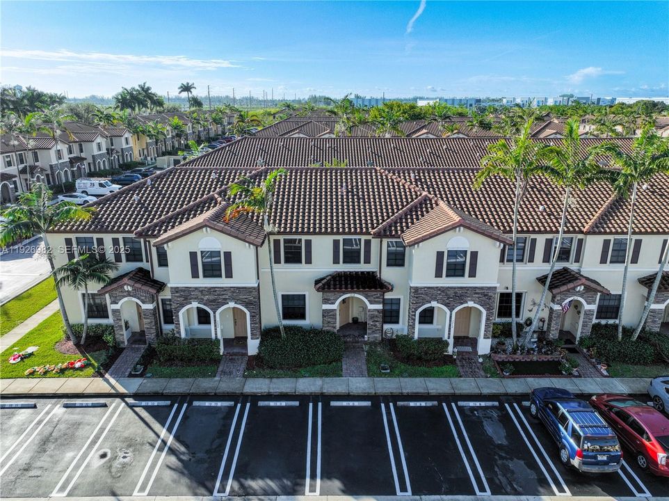 На продажу: $335,000 (3 спален, 2 ванн, 1432 Квадратных фут)