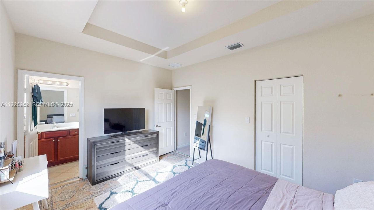 На продажу: $335,000 (3 спален, 2 ванн, 1432 Квадратных фут)