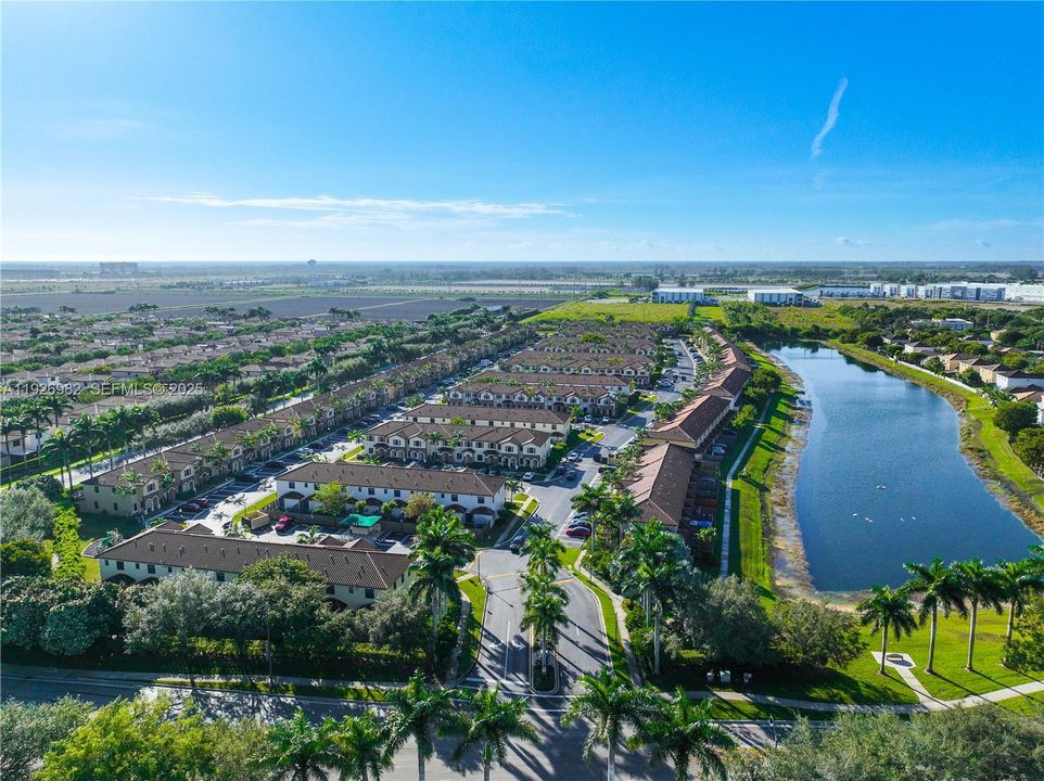 На продажу: $335,000 (3 спален, 2 ванн, 1432 Квадратных фут)