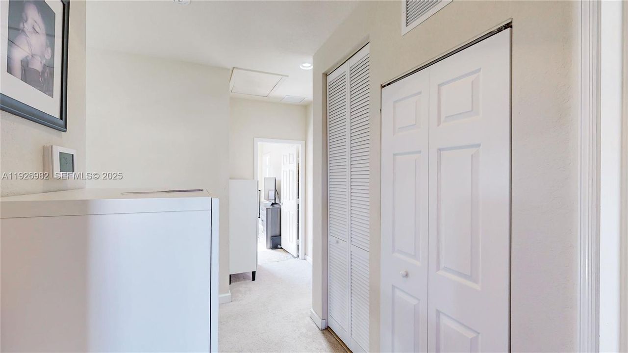 На продажу: $335,000 (3 спален, 2 ванн, 1432 Квадратных фут)