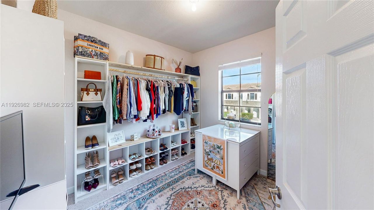 На продажу: $335,000 (3 спален, 2 ванн, 1432 Квадратных фут)