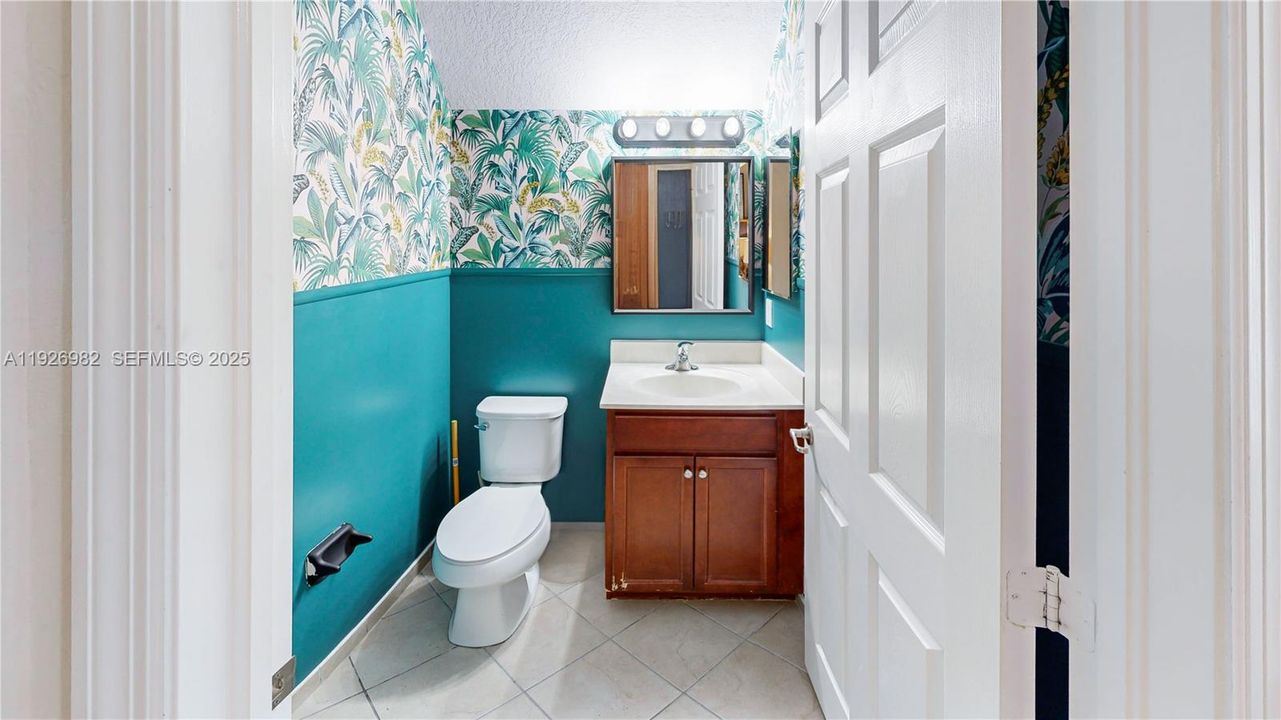 На продажу: $335,000 (3 спален, 2 ванн, 1432 Квадратных фут)