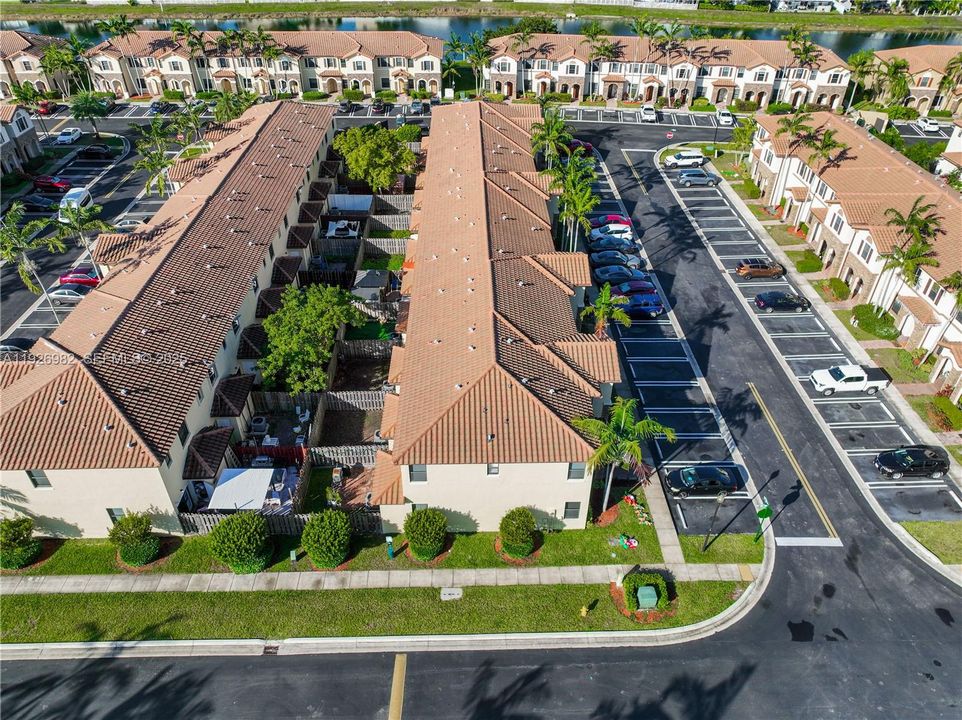 На продажу: $335,000 (3 спален, 2 ванн, 1432 Квадратных фут)