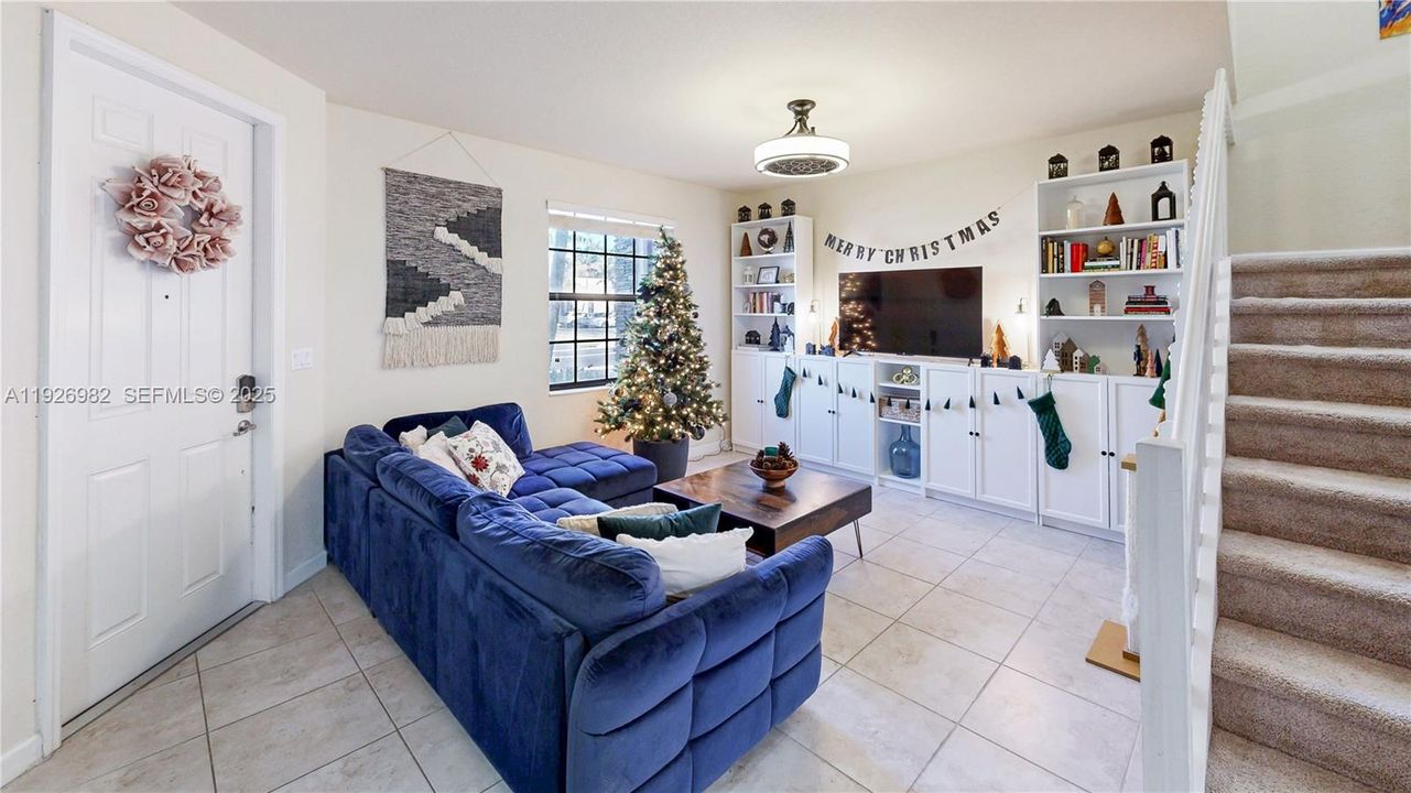 На продажу: $335,000 (3 спален, 2 ванн, 1432 Квадратных фут)