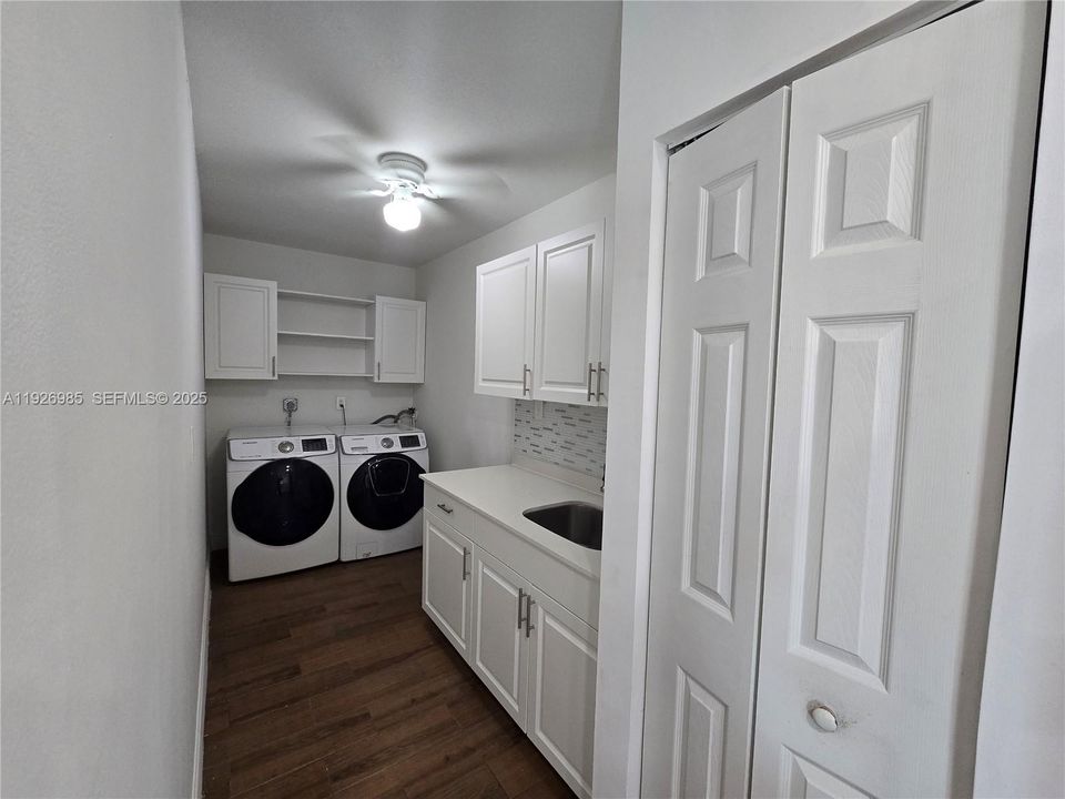 For Rent: $2,800 (3 beds, 2 baths, 1144 Square Feet)