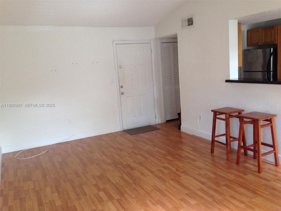 En Venta: $254,900 (1 camas, 1 baños, 651 Pies cuadrados)