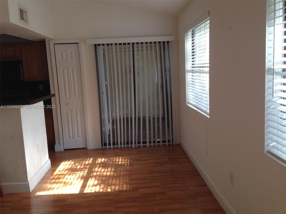 En Venta: $254,900 (1 camas, 1 baños, 651 Pies cuadrados)