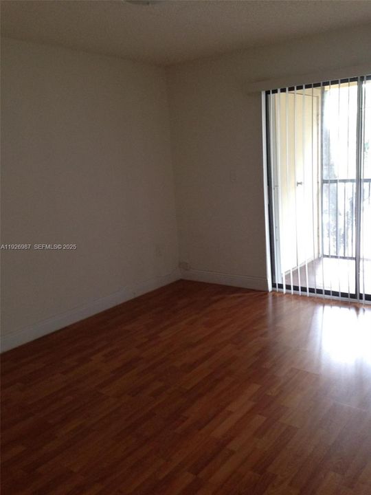 En Venta: $254,900 (1 camas, 1 baños, 651 Pies cuadrados)