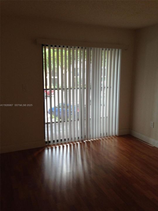 En Venta: $254,900 (1 camas, 1 baños, 651 Pies cuadrados)