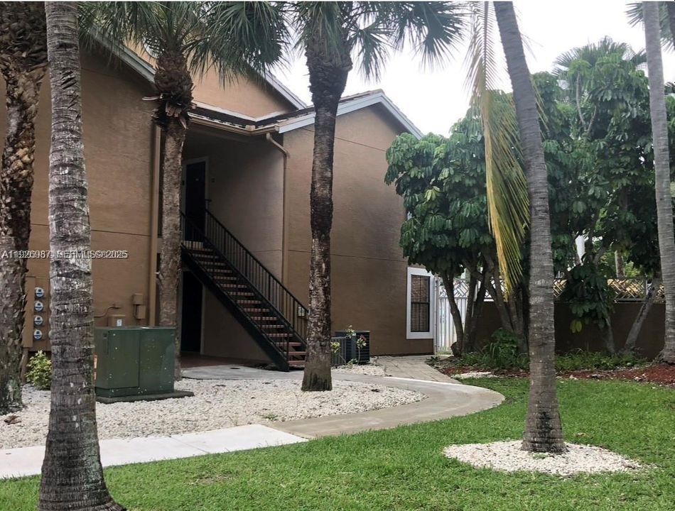 En Venta: $254,900 (1 camas, 1 baños, 651 Pies cuadrados)