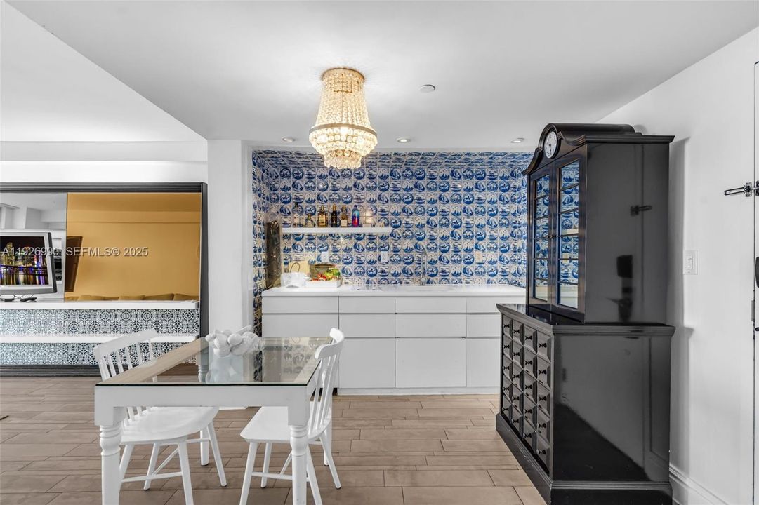 待售: $435,000 (1 贝兹, 1 浴室, 201032 平方英尺)