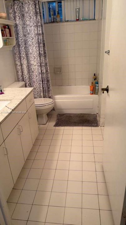 For Rent: $2,400 (2 beds, 2 baths, 1037 Square Feet)