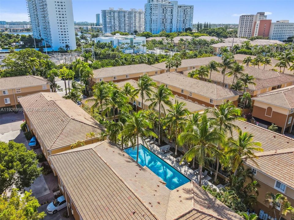 В аренду: $2,300 (1 спален, 1 ванн, 859 Квадратных фут)