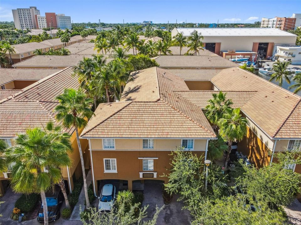 В аренду: $2,300 (1 спален, 1 ванн, 859 Квадратных фут)