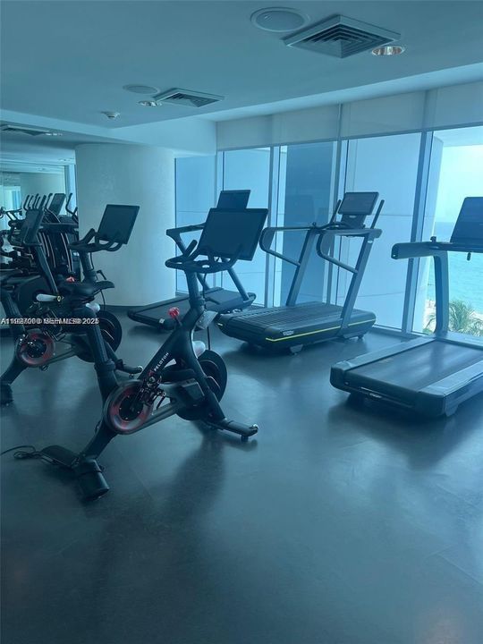 В аренду: $5,650 (1 спален, 1 ванн, 862 Квадратных фут)