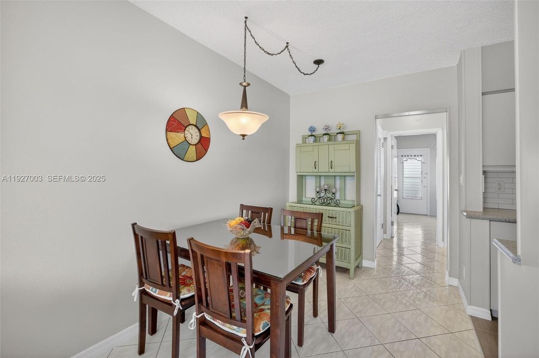 待售: $105,000 (1 贝兹, 1 浴室, 625 平方英尺)