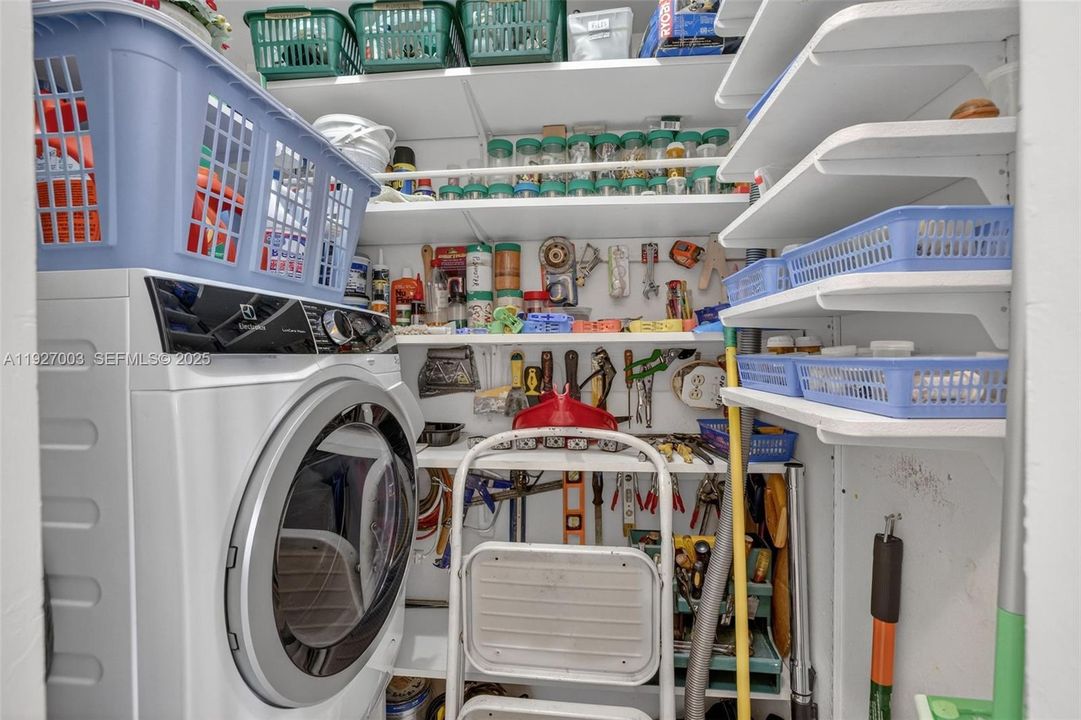 待售: $105,000 (1 贝兹, 1 浴室, 625 平方英尺)