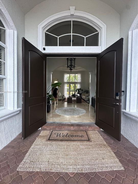 For Rent: $14,900 (5 beds, 5 baths, 4223 Square Feet)