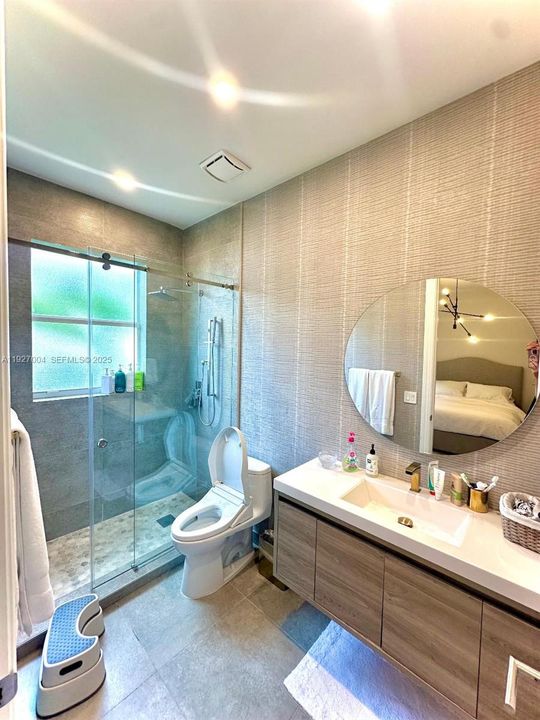 For Rent: $14,900 (5 beds, 5 baths, 4223 Square Feet)