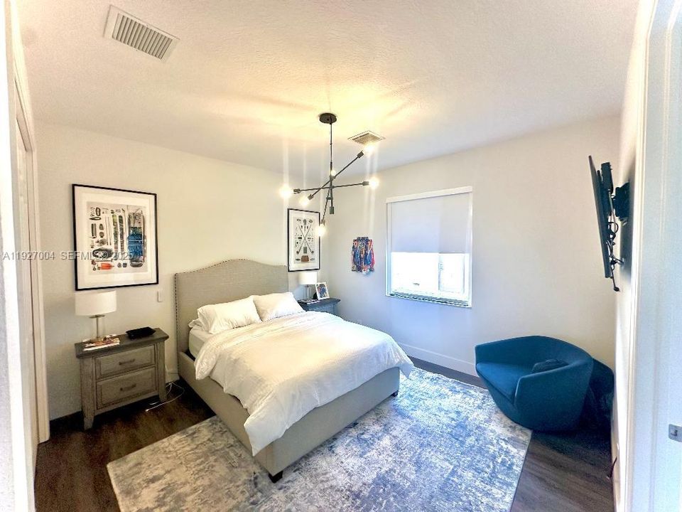 For Rent: $14,900 (5 beds, 5 baths, 4223 Square Feet)