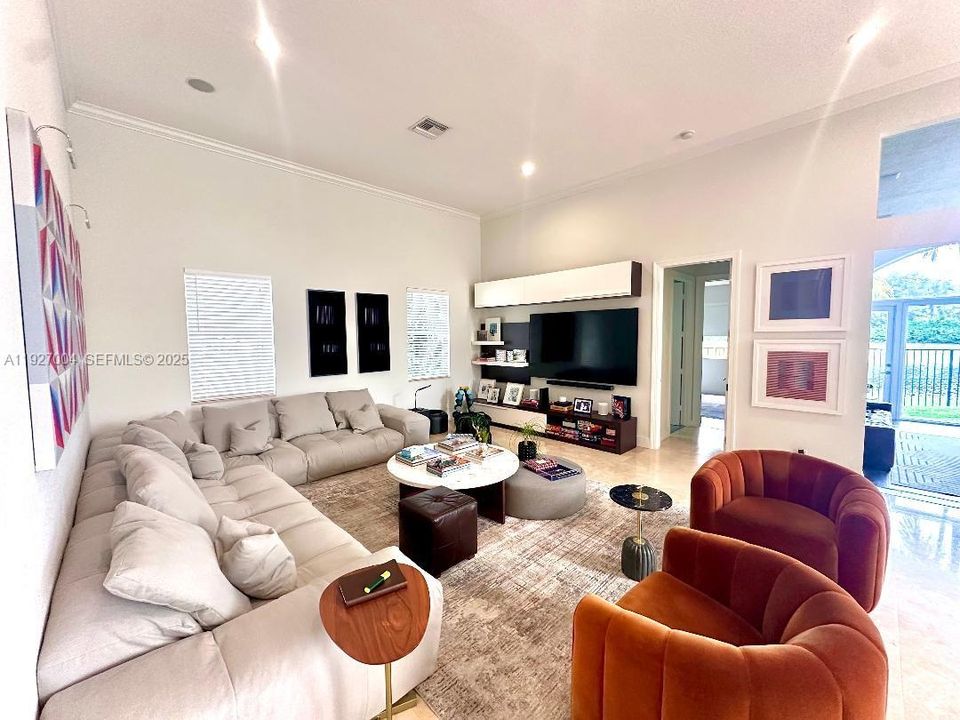 For Rent: $14,900 (5 beds, 5 baths, 4223 Square Feet)