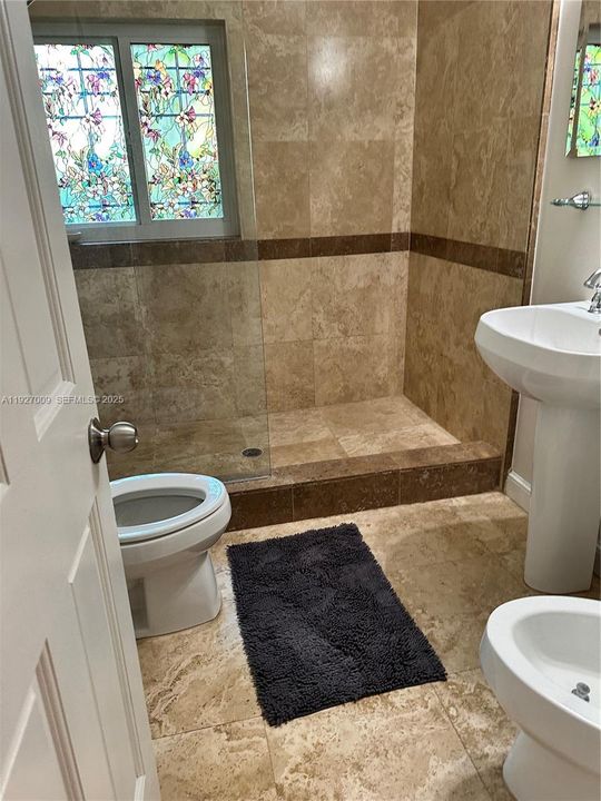 В аренду: $3,500 (2 спален, 1 ванн, 1500 Квадратных фут)