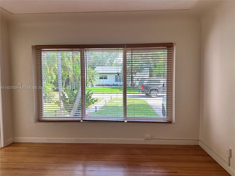 В аренду: $3,500 (2 спален, 1 ванн, 1500 Квадратных фут)