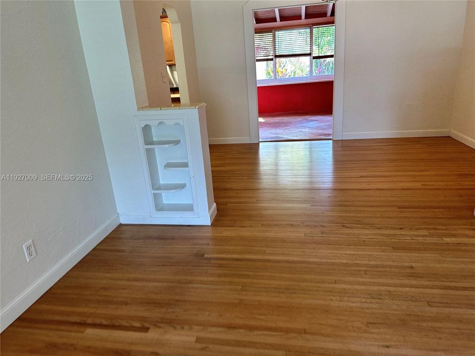 В аренду: $3,500 (2 спален, 1 ванн, 1500 Квадратных фут)