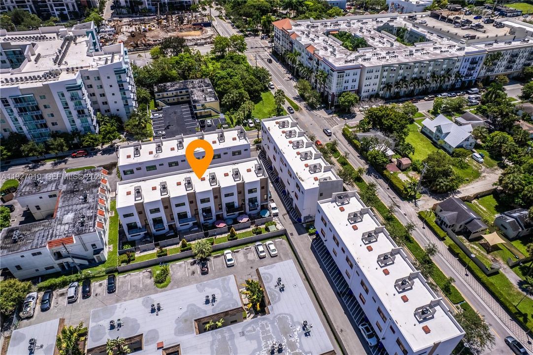 В аренду: $3,900 (3 спален, 3 ванн, 40733 Квадратных фут)