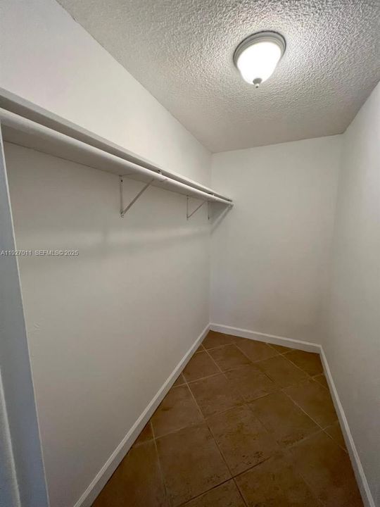 For Rent: $2,900 (2 beds, 2 baths, 966 Square Feet)