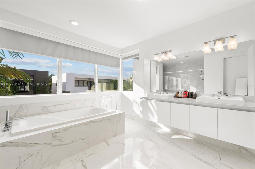 For Rent: $13,500 (5 beds, 5 baths, 4628 Square Feet)