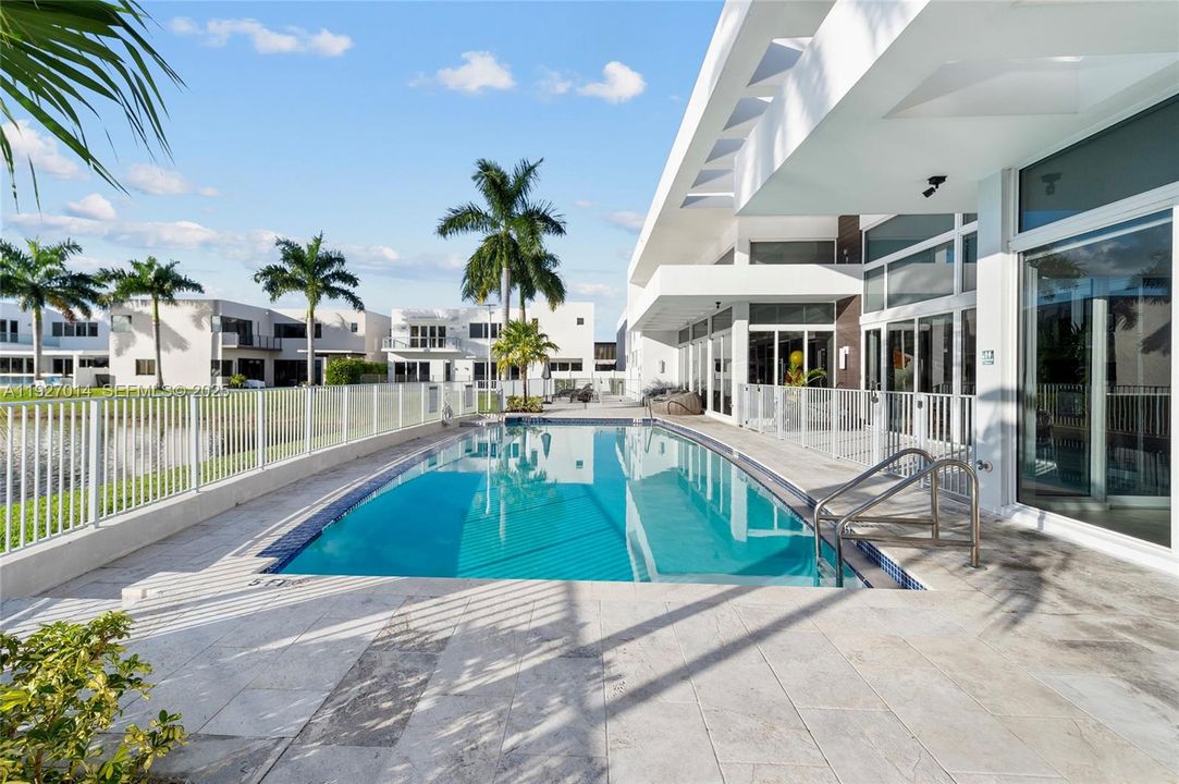 For Rent: $13,500 (5 beds, 5 baths, 4628 Square Feet)