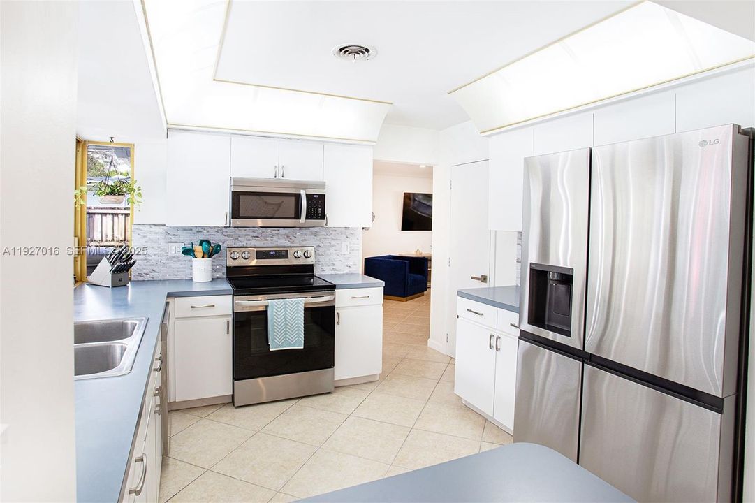 For Sale: $679,000 (3 beds, 2 baths, 1580 Square Feet)