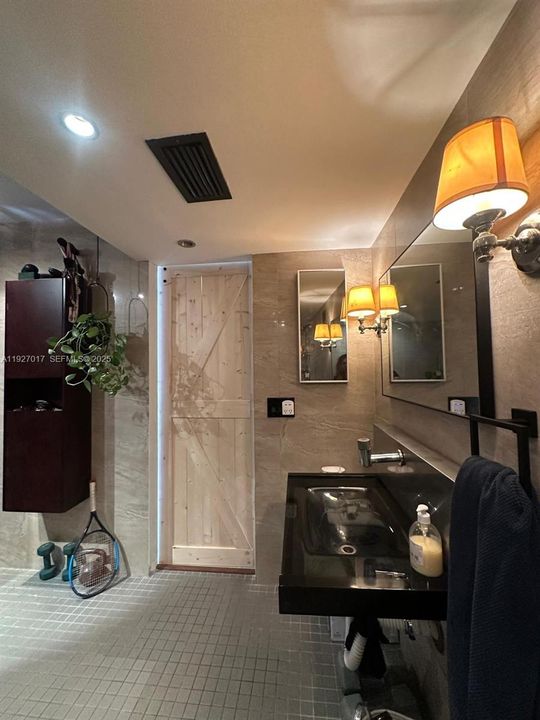 En Renta: $4,350 (3 camas, 2 baños, 1218 Pies cuadrados)