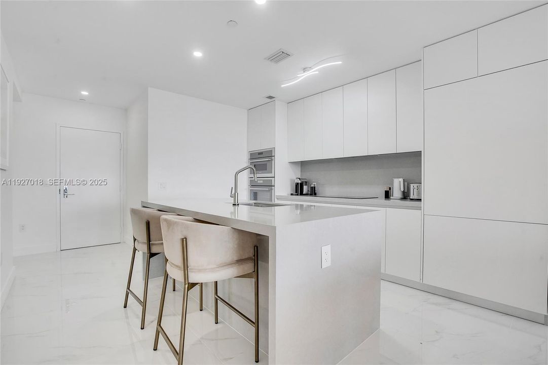 For Rent: $12,000 (3 beds, 3 baths, 1542 Square Feet)