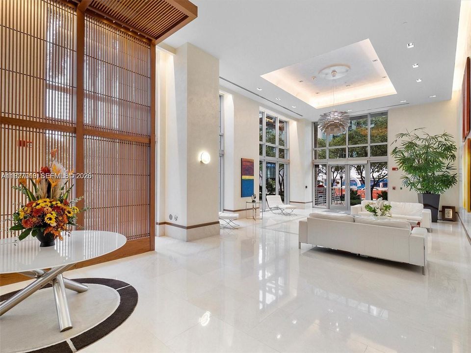 For Rent: $2,400 (0 beds, 1 baths, 601 Square Feet)