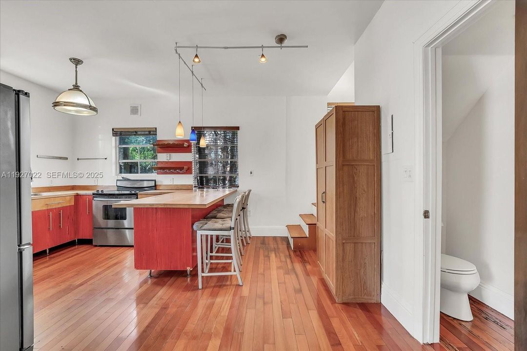 En Renta: $2,800 (2 camas, 1 baños, 1025 Pies cuadrados)