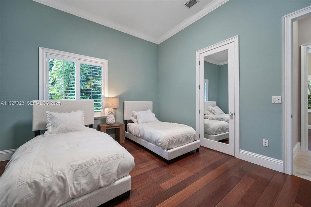 For Sale: $5,800,000 (5 beds, 4 baths, 4838 Square Feet)