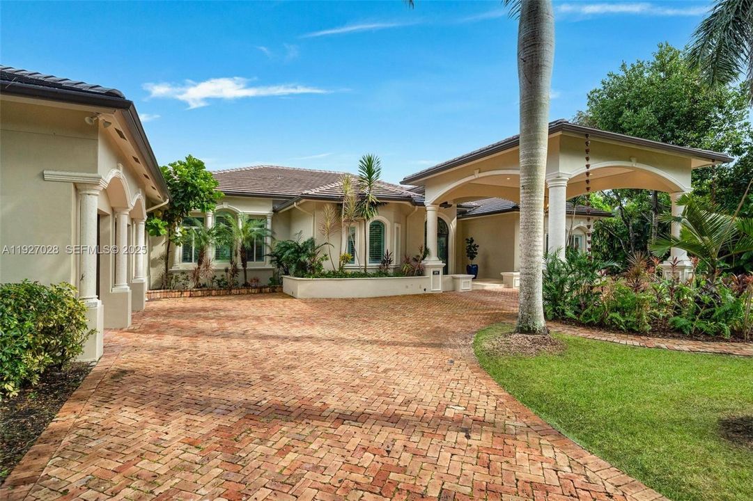 For Sale: $5,800,000 (5 beds, 4 baths, 4838 Square Feet)