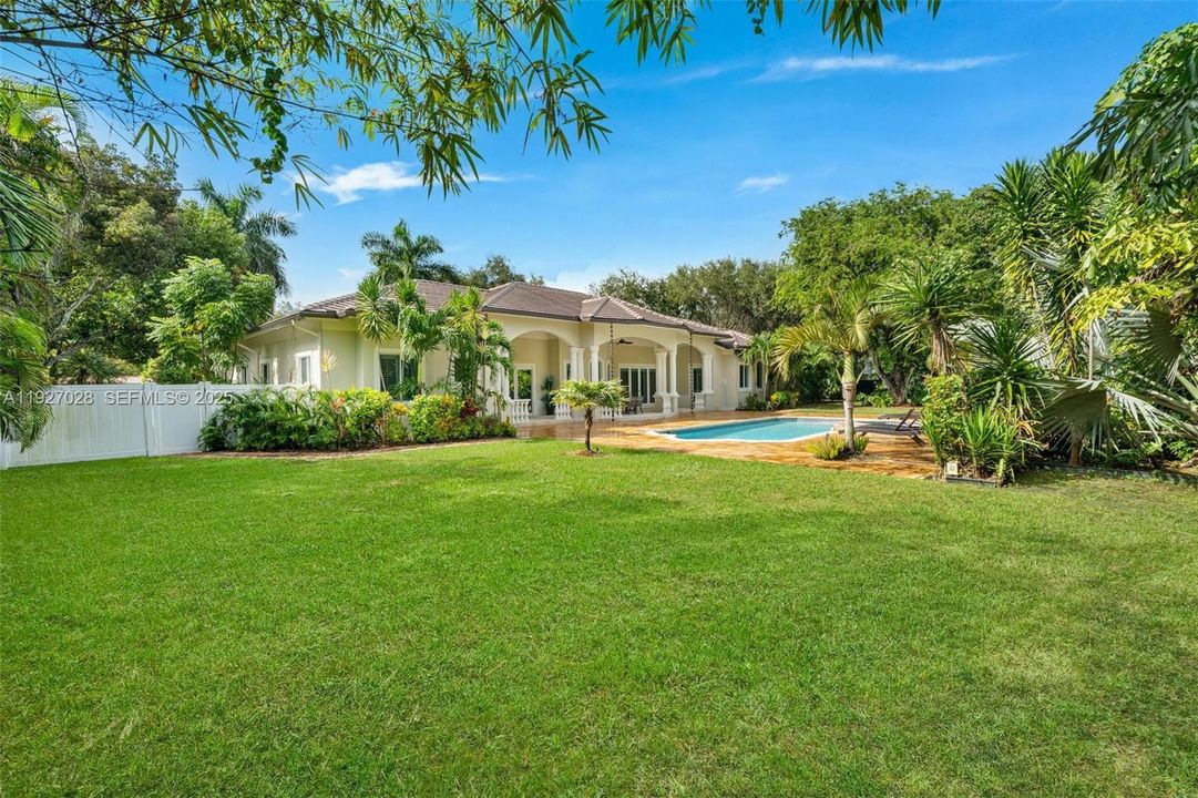 For Sale: $5,800,000 (5 beds, 4 baths, 4838 Square Feet)